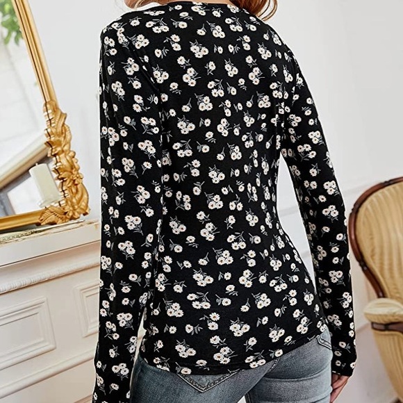 Nwt top, floral top, cocktail party - Picture 5 of 5